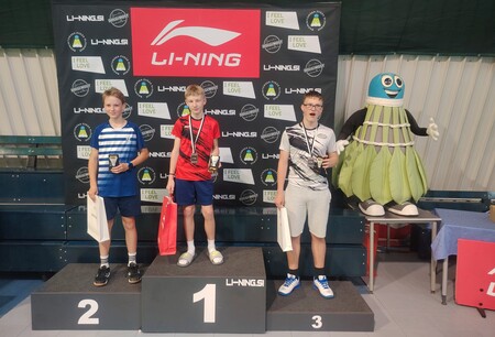 Zaključni turnir mladinske Li-Ning lige šest medalj in šest pokalov za uspešen zaključek sezone (3)